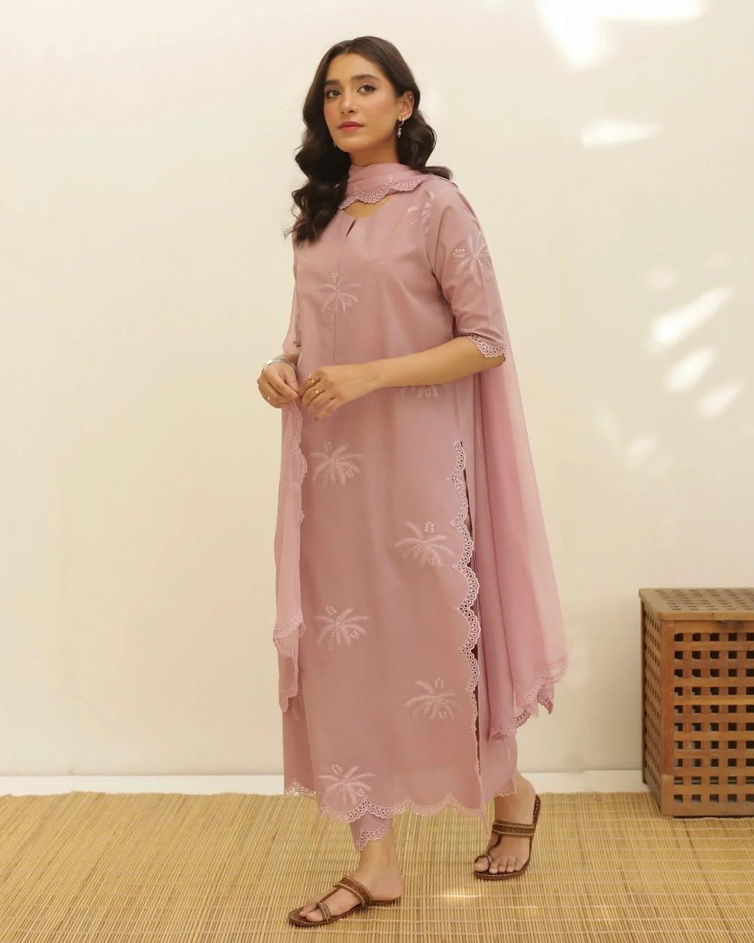 Light Pink 🩷 Full Sleeve's Stitched 🪡 Dress Light Pink 🩷 Full Sleeve's Stitched 🪡 Dress